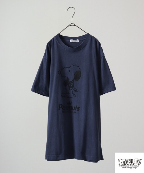 PEANUTS（ピーナッツ）の「PEANUTS ヘッドフォン ｽﾇｰﾋﾟｰ/ｱﾝﾃﾞｨ/ﾙｰｼｰ/ﾗｲﾅｽ/ｻﾘｰ/ｼｭﾛｰﾀﾞｰ/ﾋﾞｯｸﾞﾍﾞﾝ/ｵﾗﾌ ﾋﾟｸﾞﾒﾝﾄ加工 半袖Tシャツ（Tシャツ/カットソー・レディース・カーキ系4/ネイビー系3/ネイビー系1/カーキ系3/カーキ系/カーキ/ネイビー/カーキ系2/ネイビー系2/カーキ系1/ネイビー系4/カーキ系5/ネイビー系/ネイビー系5/ホワイト/ホワイト系5/ホワイト系/ホワイト系1/ホワイト系2/ホワイト系3/ホワイト系4/サックスブルー系/サックスブルー系3/サックスブルー系2/サックスブルー/オレンジ系/オレンジ系5/オレンジ系3/オレンジ系4/サックスブルー系4/オレンジ/サックスブルー系5/サックスブルー系1/オレンジ系1/オレンジ系2/アイボリー系/アイボリー/アイボリー系3/アイボリー系1/アイボリー系4/アイボリー系2/アイボリー系5・M/L/3L/LL/4L/S）」の22枚目の写真