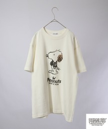 PEANUTS ヘッドフォン ｽﾇｰﾋﾟｰ/ｱﾝﾃﾞｨ/ﾙｰｼｰ/ﾗｲﾅｽ/ｻﾘｰ/ｼｭﾛｰﾀﾞｰ/ﾋﾞｯｸﾞﾍﾞﾝ/ｵﾗﾌ ﾋﾟｸﾞﾒﾝﾄ加工 半袖Tシャツ