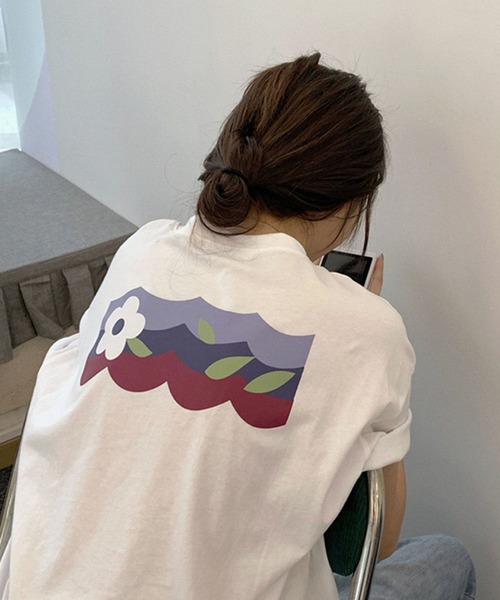 EPICKS（エピックス）の「フラワーデザインバックプリントTシャツ（Tシャツ/カットソー・レディース・ブラック/ホワイト・MEDIUM/LARGE/X-LARGE）」の5枚目の写真