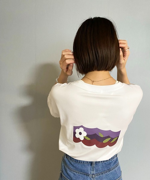 EPICKS（エピックス）の「フラワーデザインバックプリントTシャツ（Tシャツ/カットソー・レディース・ブラック/ホワイト・MEDIUM/LARGE/X-LARGE）」の10枚目の写真