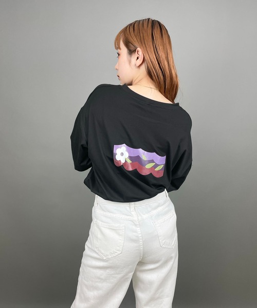 EPICKS（エピックス）の「フラワーデザインバックプリントTシャツ（Tシャツ/カットソー・レディース・ブラック/ホワイト・MEDIUM/LARGE/X-LARGE）」の19枚目の写真