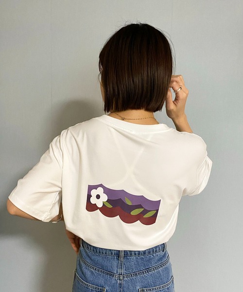 EPICKS（エピックス）の「フラワーデザインバックプリントTシャツ（Tシャツ/カットソー・レディース・ブラック/ホワイト・MEDIUM/LARGE/X-LARGE）」の22枚目の写真