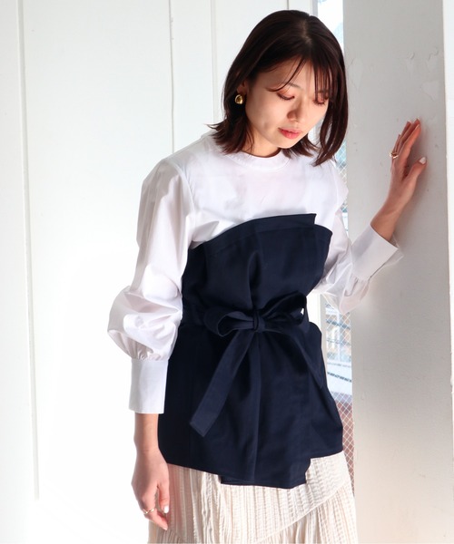 Brownie(ブラウニー)の「Brownie ビスチェドッキングブラウス(シャツ/ブラウス・レディース・ベージュ/ネイビー/カーキ・FREE)」の16枚目の写真