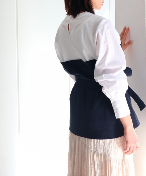 Brownie(ブラウニー)の「Brownie ビスチェドッキングブラウス(シャツ/ブラウス・レディース・ベージュ/ネイビー/カーキ・FREE)」の17枚目の写真