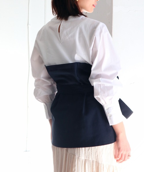 Brownie(ブラウニー)の「Brownie ビスチェドッキングブラウス(シャツ/ブラウス・レディース・ベージュ/ネイビー/カーキ・FREE)」の20枚目の写真