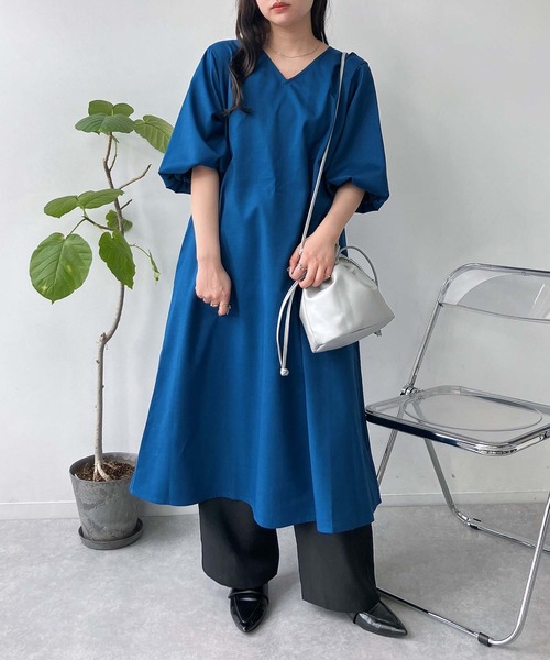 AS KNOW AS plus(アズノゥアズプラス)の「○ゆったり楽ちん 結んでバックリボン ボリューム袖 バサリワンピース(ワンピース・レディース・ブルー/チャコールグレー/ネイビー系/カーキ/オレンジ/ブラック系/グレー系/ブルー系その他/ブラック系その他/カーキ系/ブラック系その他2/ブルー系その他2/オレンジ系/ブルー系その他3/ネイビー/ブラック系その他3/ダークグリーン/ブルー系/グリーン系その他/ブラック系1/ブラウン系/ブラック系その他4・FREE)」の20枚目の写真