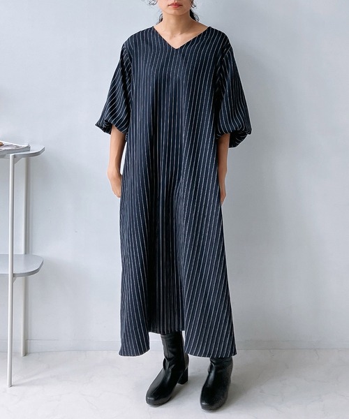 AS KNOW AS plus(アズノゥアズプラス)の「○ゆったり楽ちん 結んでバックリボン ボリューム袖 バサリワンピース(ワンピース・レディース・ブルー/チャコールグレー/ネイビー系/カーキ/オレンジ/ブラック系/グレー系/ブルー系その他/ブラック系その他/カーキ系/ブラック系その他2/ブルー系その他2/オレンジ系/ブルー系その他3/ネイビー/ブラック系その他3/ダークグリーン/ブルー系/グリーン系その他/ブラック系1/ブラウン系/ブラック系その他4・FREE)」の16枚目の写真