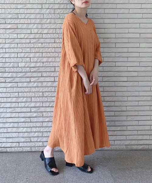 AS KNOW AS plus(アズノゥアズプラス)の「○ゆったり楽ちん 結んでバックリボン ボリューム袖 バサリワンピース(ワンピース・レディース・ブルー/チャコールグレー/ネイビー系/カーキ/オレンジ/ブラック系/グレー系/ブルー系その他/ブラック系その他/カーキ系/ブラック系その他2/ブルー系その他2/オレンジ系/ブルー系その他3/ネイビー/ブラック系その他3/ダークグリーン/ブルー系/グリーン系その他/ブラック系1/ブラウン系/ブラック系その他4・FREE)」の21枚目の写真