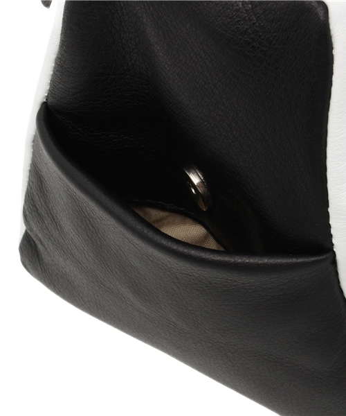 And A（アンドエー）の「レザーホールドポーチ (DEL CONTE)（ハンドバッグ・レディース・ホワイト/ブラウン・FREE）」の9枚目の写真