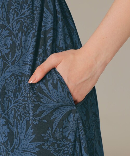 MACKINTOSH LONDON（マッキントッシュ ロンドン）の「【BIBURY FLOWER 001】シャドーバイブリーワンピース（ワンピース・レディース・ブラウン系その他4/ライトブルー・38）」の10枚目の写真