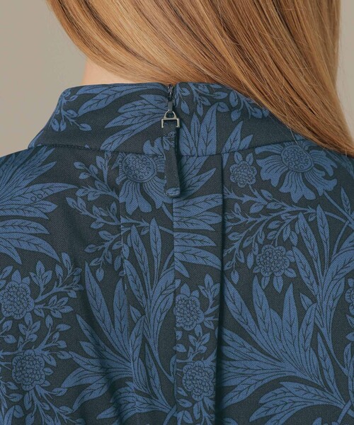 MACKINTOSH LONDON（マッキントッシュ ロンドン）の「【BIBURY FLOWER 001】シャドーバイブリーワンピース（ワンピース・レディース・ブラウン系その他4/ライトブルー・38）」の11枚目の写真