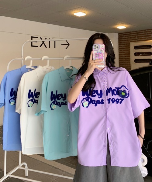 MGV（エムジーヴィー）の「センターロゴフラワーシャツ（シャツ/ブラウス・レディース・ホワイト/グリーン/パープル/ブルー・MEDIUM/X-LARGE/LARGE）」の4枚目の写真