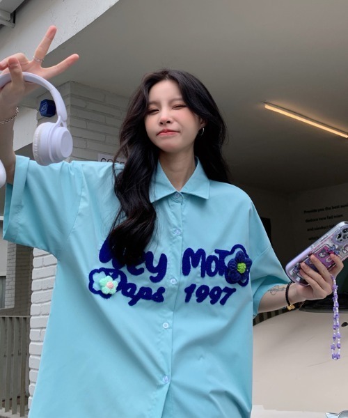 MGV（エムジーヴィー）の「センターロゴフラワーシャツ（シャツ/ブラウス・レディース・ホワイト/グリーン/パープル/ブルー・MEDIUM/X-LARGE/LARGE）」の13枚目の写真