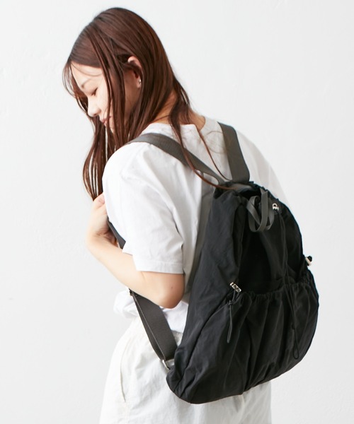 EARTH MADE(アースメイド)の「DRAWSTRING BACKPACK(バックパック/リュック・レディース・ブラック/アイボリー/ブルー/マスタード・フリー)」の16枚目の写真