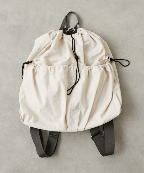EARTH MADE(アースメイド)の「DRAWSTRING BACKPACK(バックパック/リュック・レディース・ブラック/アイボリー/ブルー/マスタード・フリー)」の13枚目の写真