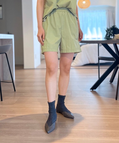 Jewelobe(ジュエローブ)の「配色ナイロンタッチフレンチトップス&ショートパンツセットアップ(セットアップ・レディース・パープル/カーキ/ブラック・FREE)」の8枚目の写真