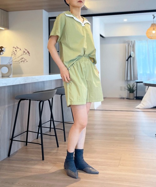 Jewelobe(ジュエローブ)の「配色ナイロンタッチフレンチトップス&ショートパンツセットアップ(セットアップ・レディース・パープル/カーキ/ブラック・FREE)」の19枚目の写真