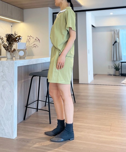 Jewelobe(ジュエローブ)の「配色ナイロンタッチフレンチトップス&ショートパンツセットアップ(セットアップ・レディース・パープル/カーキ/ブラック・FREE)」の21枚目の写真