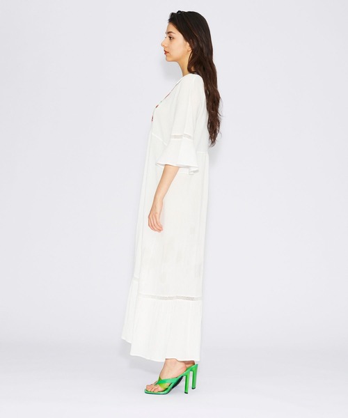 FOREVER 21（フォーエバー トゥエンティーワン）の「刺繍ボヘミアンワンピース（ワンピース・レディース・ホワイト/ブラック/レッド系その他5・SMALL/MEDIUM）」の6枚目の写真