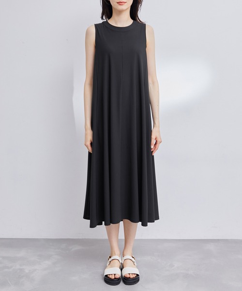 ROPE'（ロペ）の「【洗える】ナイロンストレッチカットソーノースリーブワンピース（ワンピース・レディース・ブラック/ダークブラウン・38）」の20枚目の写真