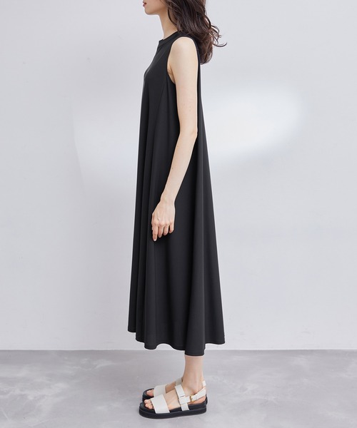 ROPE'（ロペ）の「【洗える】ナイロンストレッチカットソーノースリーブワンピース（ワンピース・レディース・ブラック/ダークブラウン・38）」の6枚目の写真