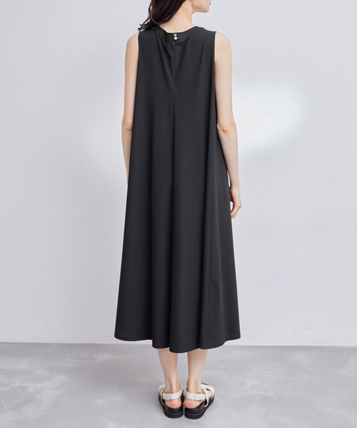 ROPE'（ロペ）の「【洗える】ナイロンストレッチカットソーノースリーブワンピース（ワンピース・レディース・ブラック/ダークブラウン・38）」の4枚目の写真