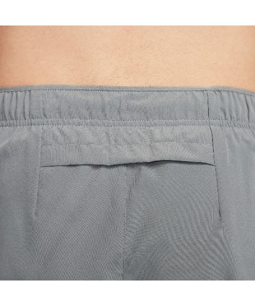 NIKE（ナイキ）の「《NIKEアパレル》DF チャレンジャー ショート 5B（その他パンツ・メンズ・スモークグレー/ブラック/ロイヤルブルー/ダークブルー/グリーン系その他/レッド系その他・S/M/L/XL/2XL）」の8枚目の写真