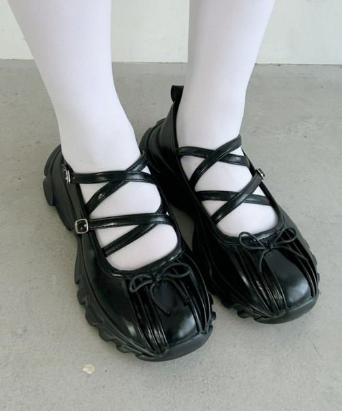 Loueme（ルエム）の「【22.5cm~24.5cm】ボリュームソールバレリーナストラップシューズ（パンプス・レディース・アイボリー/ブラック・23.5cm/24.5cm/24.0cm/23.0cm/22.5cm）」の7枚目の写真