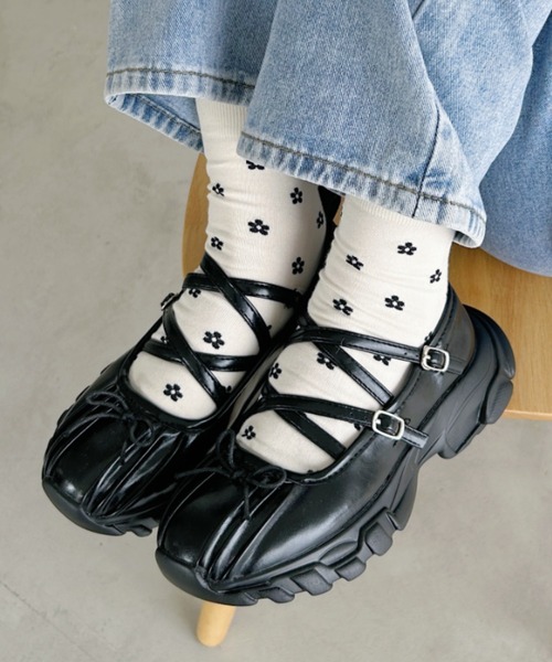 Loueme（ルエム）の「【22.5cm~24.5cm】ボリュームソールバレリーナストラップシューズ（パンプス・レディース・アイボリー/ブラック・23.5cm/24.5cm/24.0cm/23.0cm/22.5cm）」の12枚目の写真