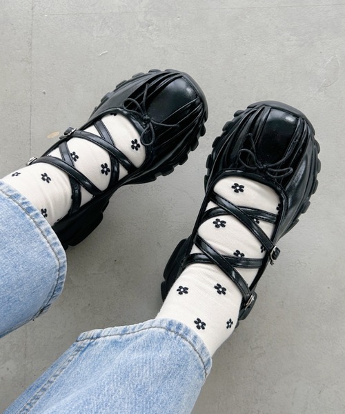 Loueme（ルエム）の「【22.5cm~24.5cm】ボリュームソールバレリーナストラップシューズ（パンプス・レディース・アイボリー/ブラック・23.5cm/24.5cm/24.0cm/23.0cm/22.5cm）」の11枚目の写真