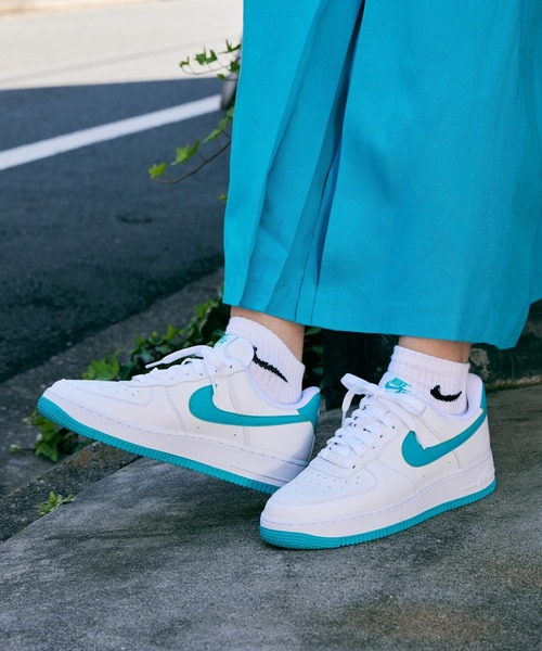 NIKE（ナイキ）の「ナイキ エア フォース 1 '07 ネクスト ネイチャー ウィメンズシューズ / Nike Air Force 1 '07 Next Nature Women's Shoes＜22-29cm 展開＞（スニーカー・レディース・アイボリー/ホワイト/ホワイト系その他2/ホワイト系その他3/ホワイト系その他4・27/27.5/28/28.5/29/22/22.5/23/23.5/24/25/25.5/26/26.5/24.5）」の4枚目の写真