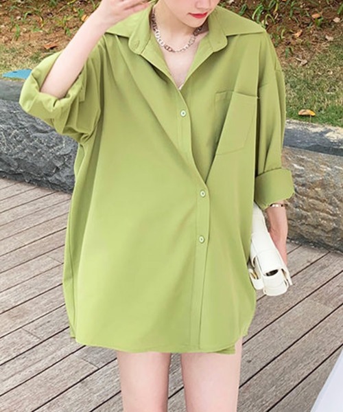 Dewlily(デューリリー)の「オーバーサイズアシンメトリーシャツ(シャツ/ブラウス・レディース・ピンク/グリーン・L/XL)」の9枚目の写真