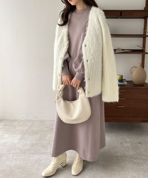 GeeRA(ジーラ)の「パフスリーブフレアーニットワンピース(ワンピース・レディース・ブラック/ネイビー/サンドグレー/杢グレー・MEDIUM/LARGE)」の14枚目の写真