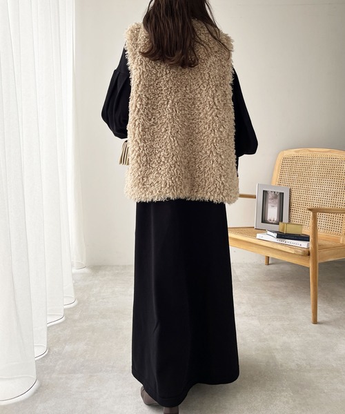 GeeRA(ジーラ)の「パフスリーブフレアーニットワンピース(ワンピース・レディース・ブラック/ネイビー/サンドグレー/杢グレー・MEDIUM/LARGE)」の5枚目の写真