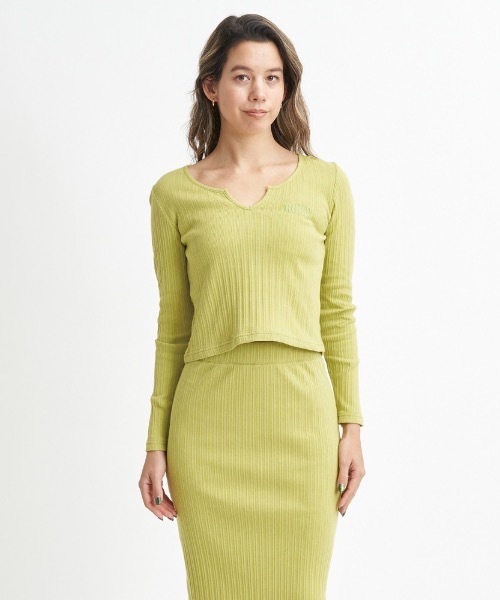 ROXY(ロキシー)の「RYTHEM/ロキシータイトシルエットショート丈キーネックリブトップス(Tシャツ/カットソー・レディース・グリーン/ブラック/ブラウン/オレンジ・MEDIUM/LARGE/SMALL)」の9枚目の写真