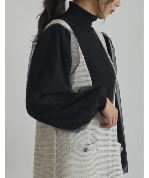Re:EDIT（リエディ）の「[2023A/W COLLECTION]チュールスリーブタートルネックリブニットトップス（ニット/セーター・レディース・ホワイト/ブラック/グレー・MEDIUM/LARGE）」の7枚目の写真