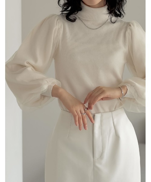 Re:EDIT（リエディ）の「[2023A/W COLLECTION]チュールスリーブタートルネックリブニットトップス（ニット/セーター・レディース・ホワイト/ブラック/グレー・MEDIUM/LARGE）」の10枚目の写真