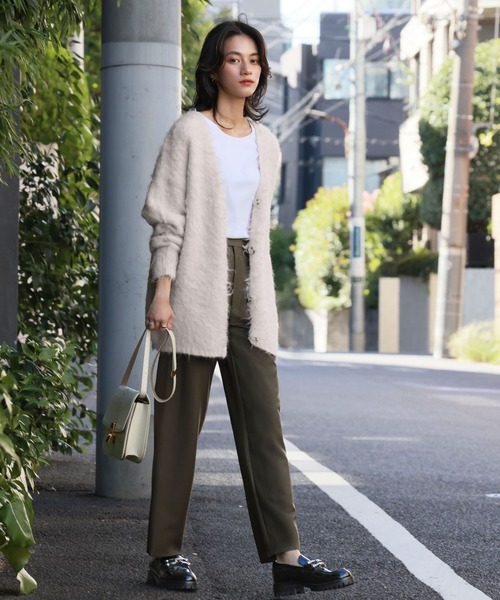 ELFRANK(エルフランク)の「Vネックオーバーサイズシャギーニットカーディガン(カーディガン/ボレロ・レディース・チャコールグレー/グレイッシュベージュ/ライトピンク・FREE)」の14枚目の写真