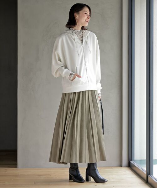 rps(アールピーエス)の「ランダムプリーツスウェードスカート(スカート・レディース・グリーン/モカ/ブラック/マスタード/グレイッシュベージュ/グレー/グレイッシュブルー/チャコールグレー/カーキ/ピンクベージュ/ボルドー・フリー)」の21枚目の写真