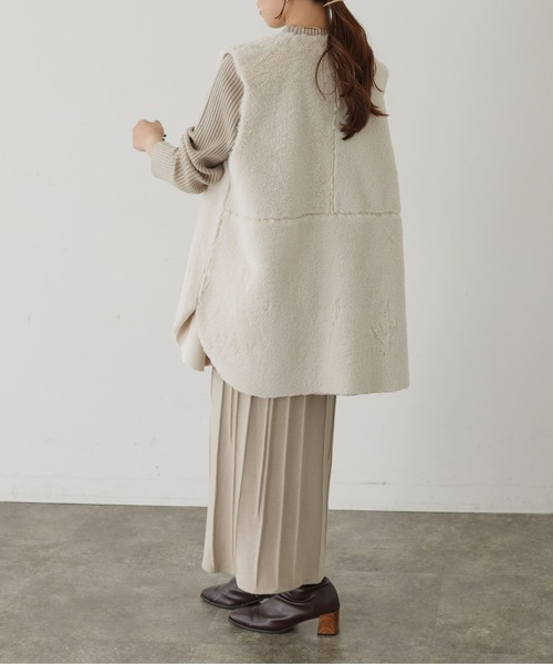 Thevon（ゼボン）の「ハイネックリブ切替ニットフレアワンピース（ワンピース・レディース・グレイッシュベージュ/ブラック/ダークブラウン/モカ/サックスブルー/チャコールグレー・FREE）」の16枚目の写真