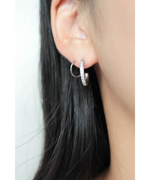 ebine(エビネ)の「Screw Zircon Hoop Pierce(ピアス(両耳用)・レディース・シルバー/ゴールド/ピンクゴールド・FREE)」の18枚目の写真