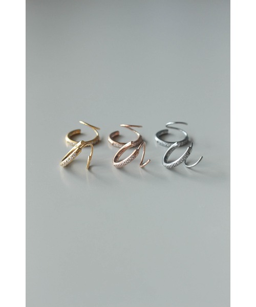 ebine(エビネ)の「Screw Zircon Hoop Pierce(ピアス(両耳用)・レディース・シルバー/ゴールド/ピンクゴールド・FREE)」の4枚目の写真