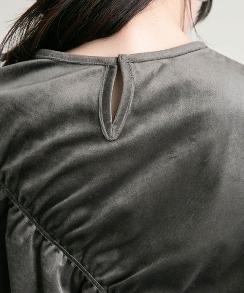 KBF（ケイビーエフ）の「ランダムシャーリングプルオーバー（Tシャツ/カットソー・レディース・チャコールグレー/ライトブルー/アイボリー・ONE）」の20枚目の写真