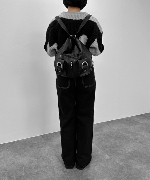 LVEU.（ラブユ.）の「【LVEU.】ダブルリングポケットバッグ / バッグ 鞄 BAG 2way リュック バックパック ショルダーバッグ トートバッグ ワンショルダー 合皮 ブラック カジュアル  ブラック（ショルダーバッグ・レディース・ブラック・FREE）」の10枚目の写真