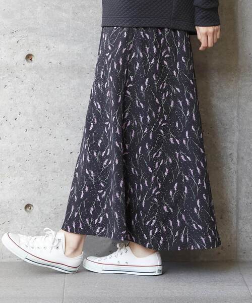 MELROSE claire(メルローズ クレール)の「ゆるやかAラインシルエット☆ボタニカルプリントのスカート(スカート・レディース・ブラック/ホワイト・FREE)」の22枚目の写真