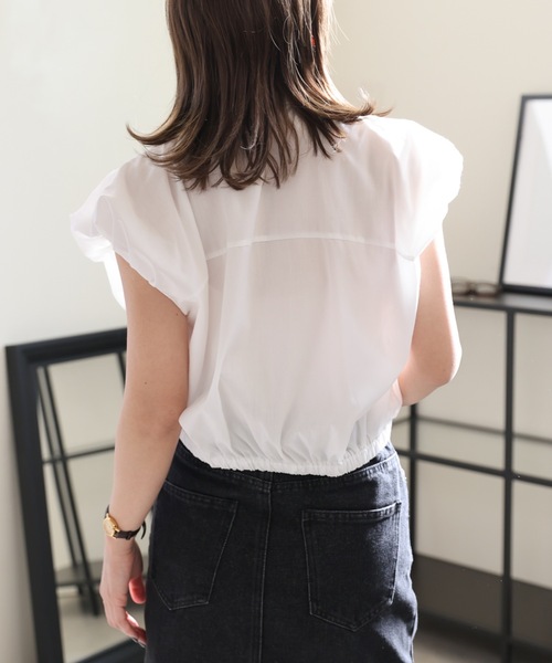 ULEULA（ウルア）の「ショルダーギャザースリーブブラウス/ノースリシャツ（シャツ/ブラウス・レディース・ホワイト/ブラック・FREE）」の3枚目の写真