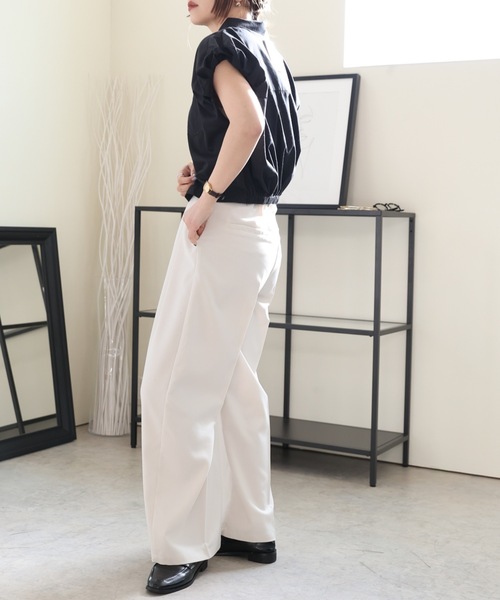 ULEULA（ウルア）の「ショルダーギャザースリーブブラウス/ノースリシャツ（シャツ/ブラウス・レディース・ホワイト/ブラック・FREE）」の11枚目の写真