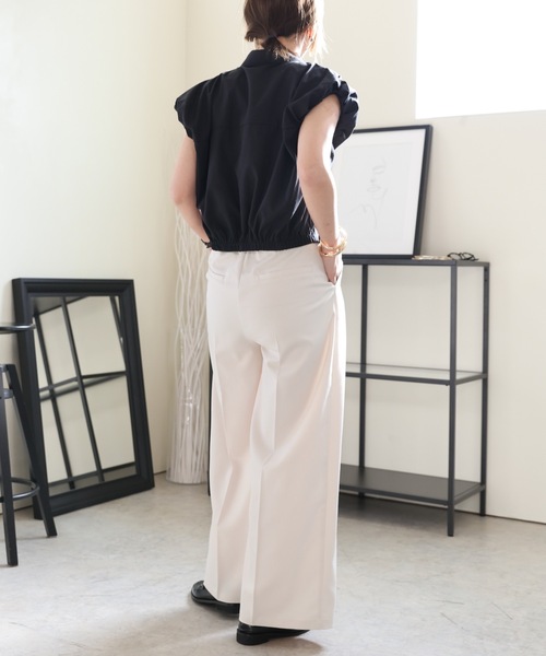 ULEULA（ウルア）の「ショルダーギャザースリーブブラウス/ノースリシャツ（シャツ/ブラウス・レディース・ホワイト/ブラック・FREE）」の10枚目の写真