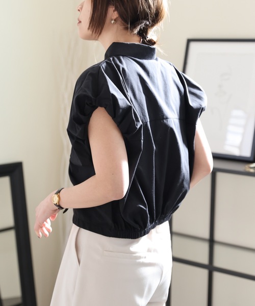 ULEULA（ウルア）の「ショルダーギャザースリーブブラウス/ノースリシャツ（シャツ/ブラウス・レディース・ホワイト/ブラック・FREE）」の16枚目の写真