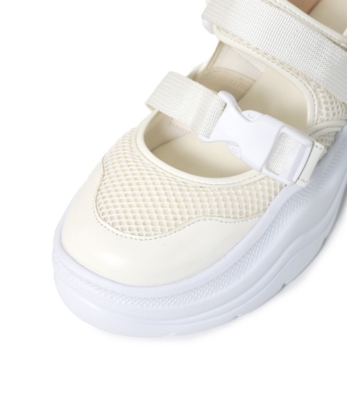 w closet（ダブルクローゼット）の「ストラップスニーカー（スニーカー・レディース・オフホワイト/ブラック・M/L）」の8枚目の写真